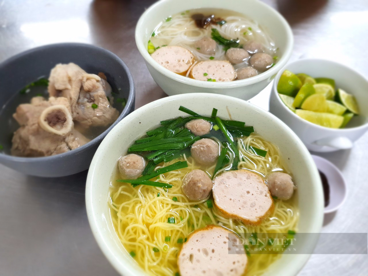 Bún bò viên Vườn Chuối ở Sài Gòn, món ăn nghe lạ lạ mà hút khách suốt 40 năm - Ảnh 5.