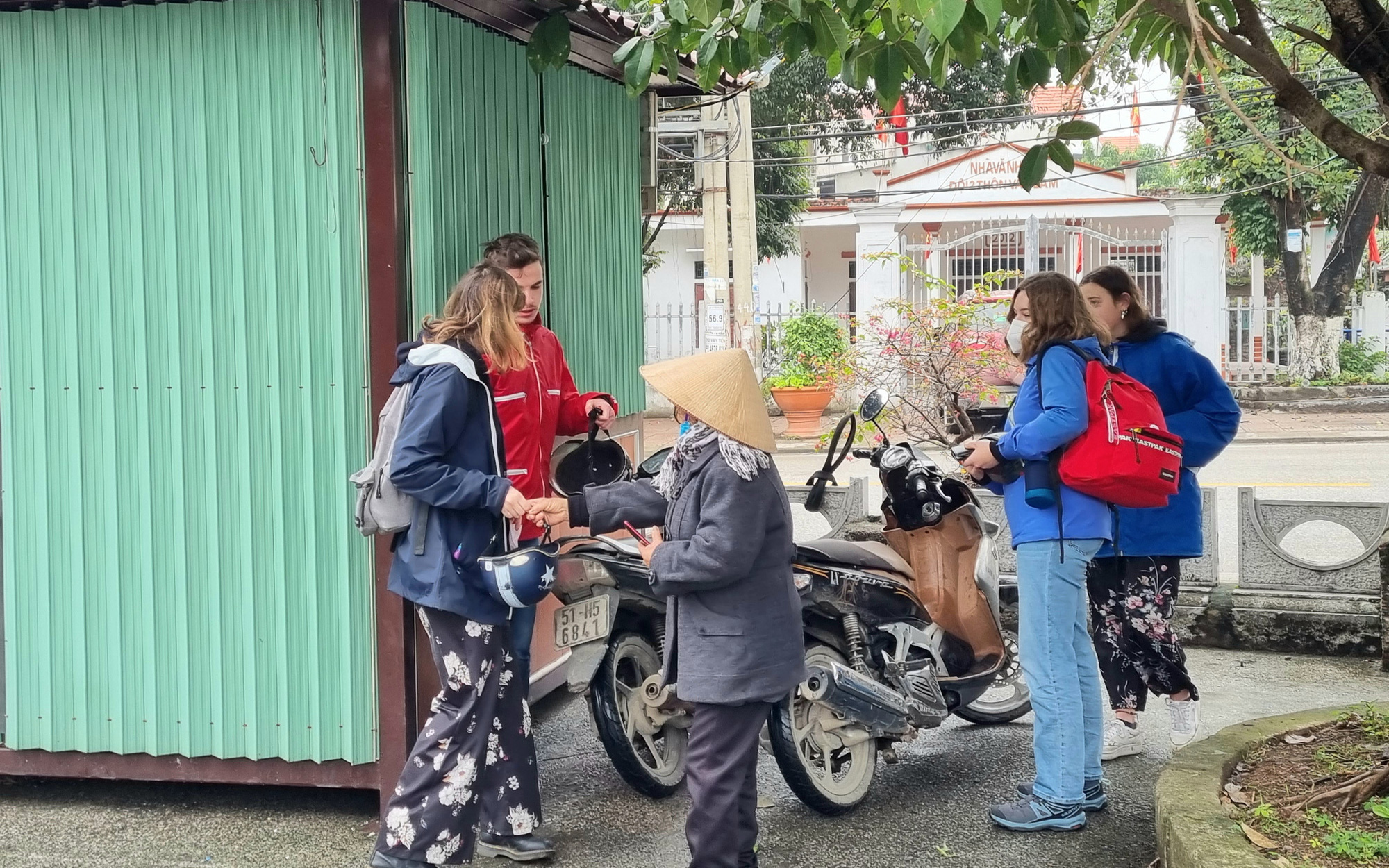 Ninh Bình: Mở cửa đón khách du lịch quốc tế theo tour trọn gói, khép kín