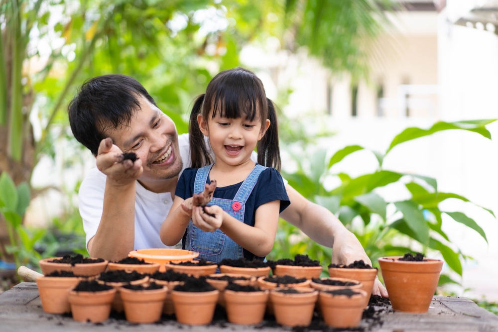 Cha mẹ hãy làm 7 điều này nếu muốn con nhanh nhẹn và kiên cường - Ảnh 1.