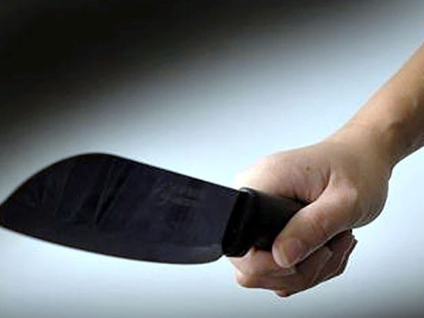 Long An: Cầm dao xông vào thế giới di động chém chết người  - Ảnh 1.