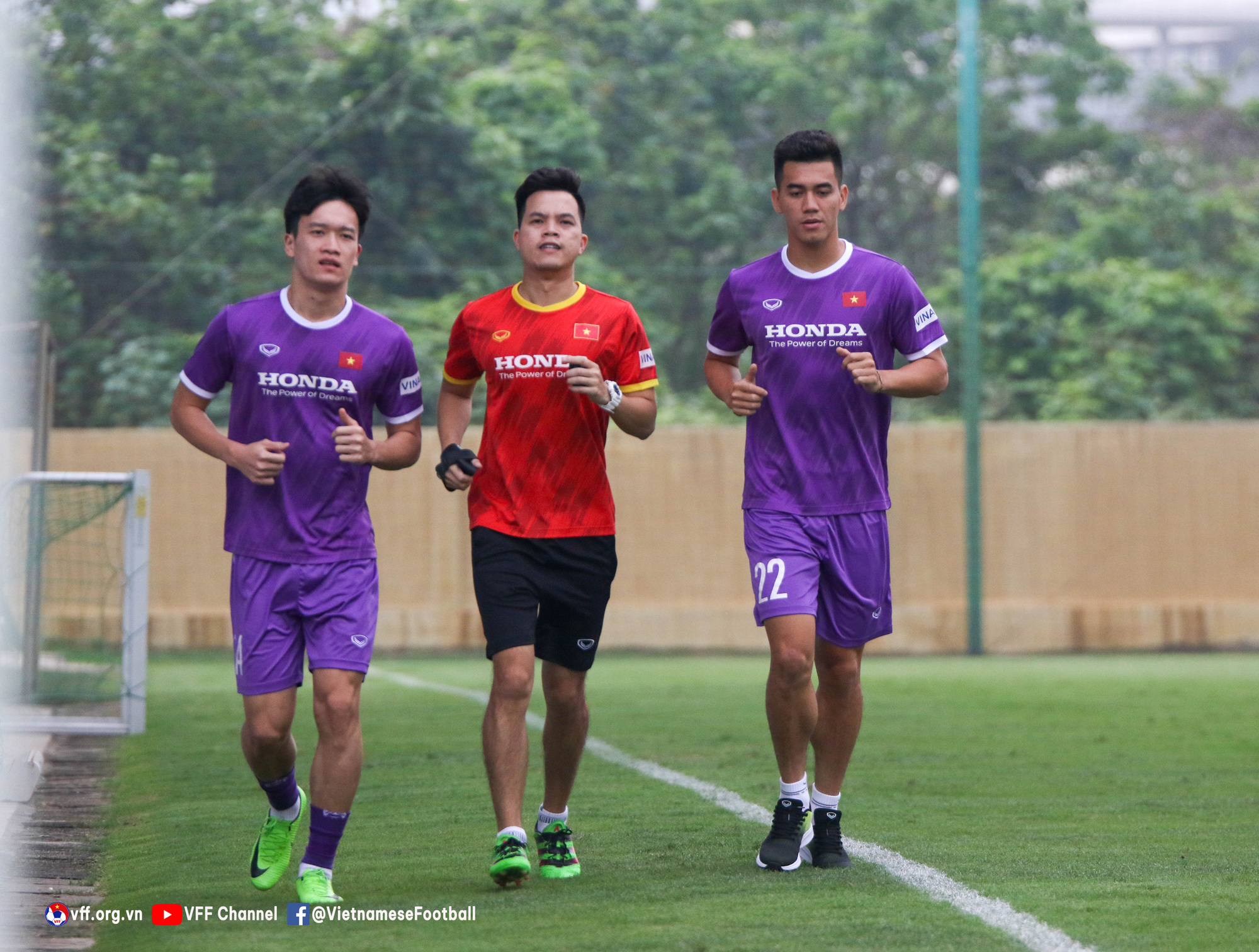 HLV Park Hang-seo nhắc nhở riêng trung vệ Việt kiều Đức Adriano Schmidt - Ảnh 2.