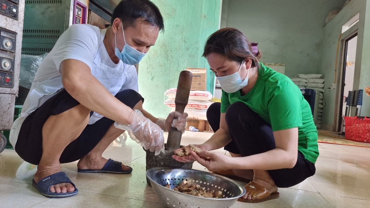 Chè lam Phủ Quảng, thức quà quê giản dị có tuổi đời hàng trăm năm đang giúp người dân ở đây khá lên từng ngày - Ảnh 4.