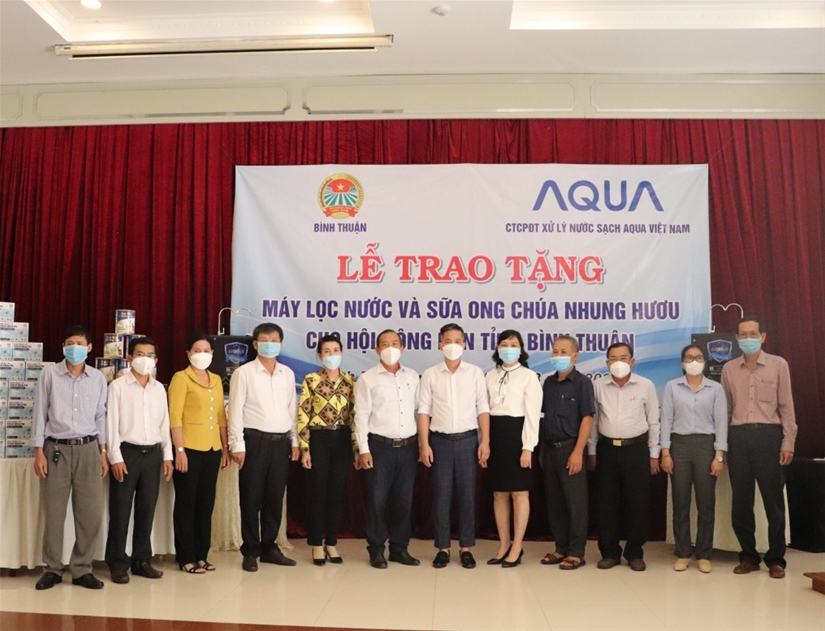 Hội Nông dân tỉnh Bình Thuận hỗ trợ, tặng máy lọc nước cho Hội Nông dân các cấp với tổng giá trị 400.000.000 đồng - Ảnh 2.
