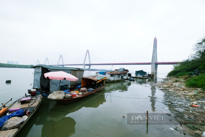 Cuộc sống người dân &quot;xóm chài&quot; Hà Nội vốn nặng gánh cơm áo nay lại &quot;còng lưng&quot; thêm nỗi lo bão giá (bài 2) - Ảnh 1.