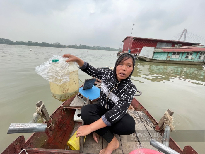 Cuộc sống người dân &quot;xóm chài&quot; Hà Nội vốn nặng gánh cơm áo nay lại &quot;còng lưng&quot; thêm nỗi lo bão giá (bài 2) - Ảnh 4.