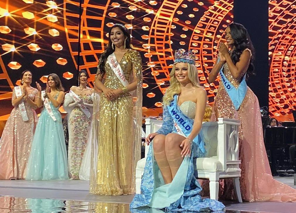 Sắc vóc gợi cảm của người đẹp Ba Lan đằng quang Miss World 2021 - Ảnh 2.
