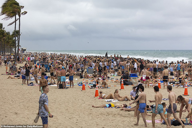 Mỹ: Khoảng 570.000 sinh viên đổ tới các bãi biển Florida dịp nghỉ Xuân 2022 - Ảnh 2.