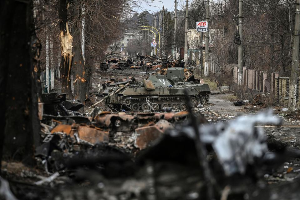 Ukraine đang trở thành &quot;nghĩa địa&quot; khổng lồ của xe tăng Nga? - Ảnh 2.