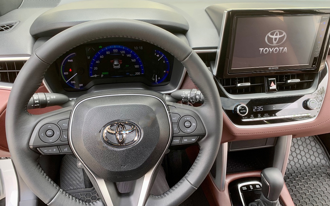 Xăng tăng giá, Toyota Corolla Cross Hybrid chạy 951km bán giá khó tin - Ảnh 2.