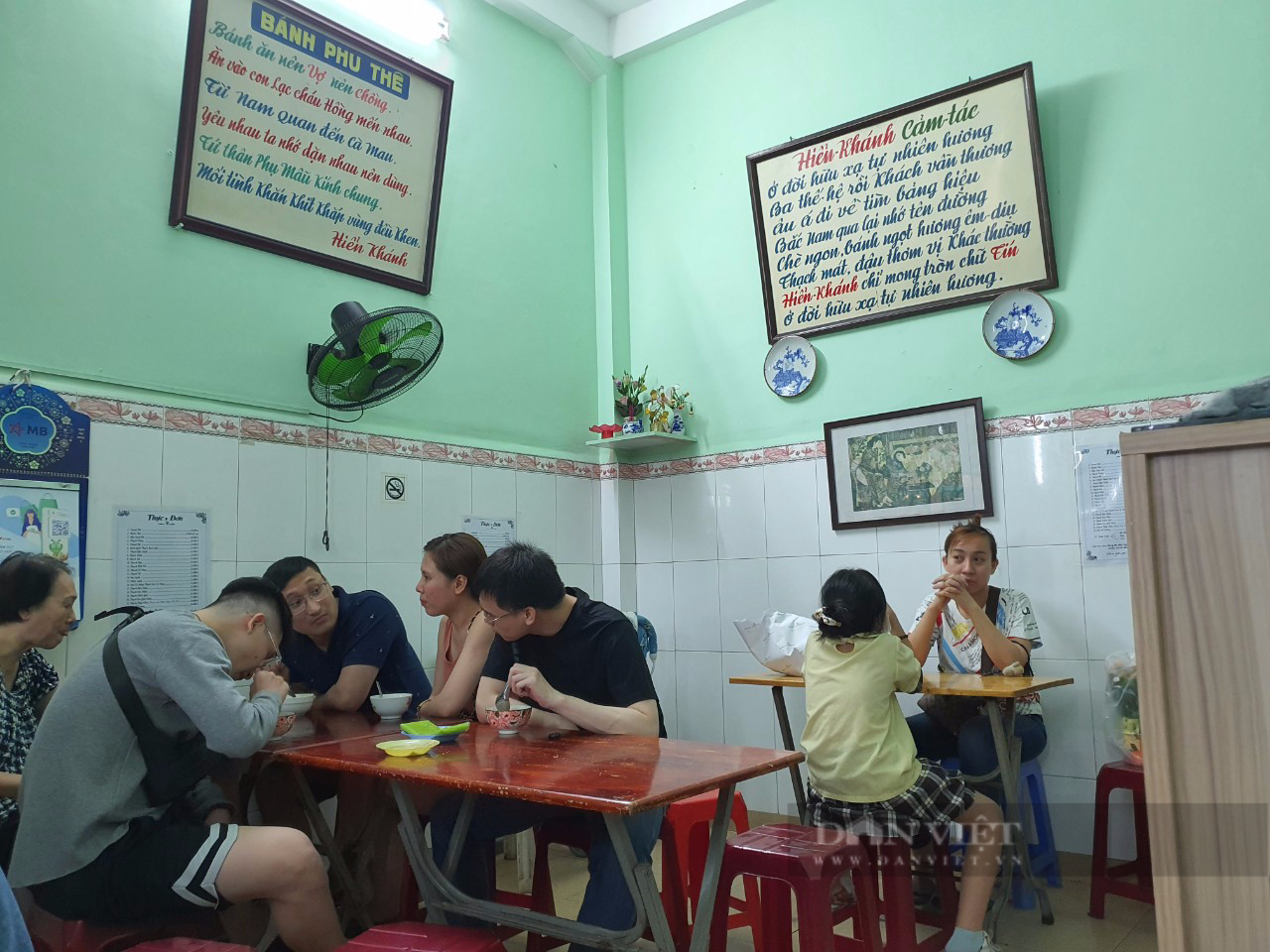 Có một tiệm chè ở Sài Gòn thích làm thơ, khách ăn suốt 60 năm mà không chán - Ảnh 5.