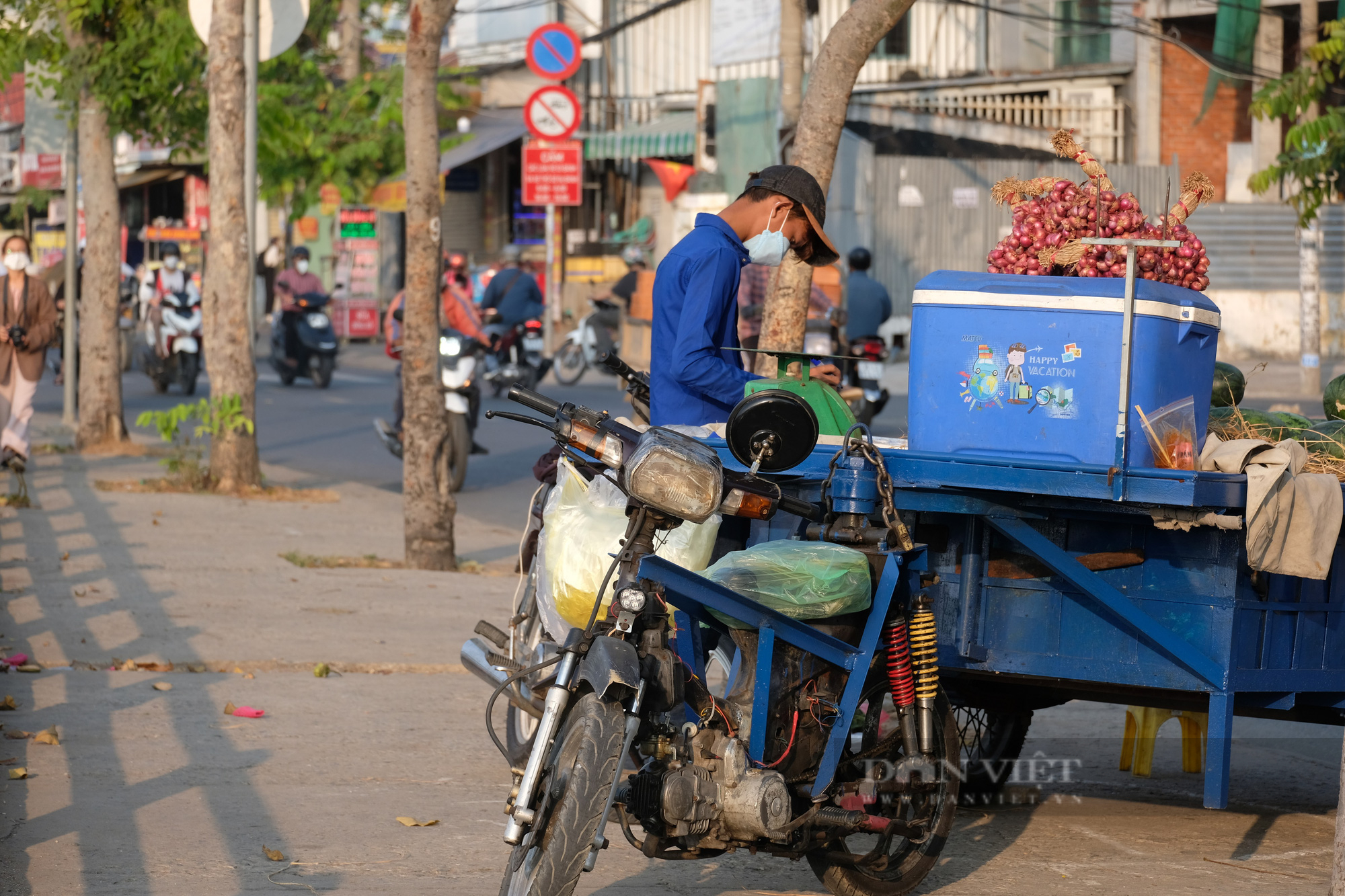 Người tứ xứ ở Sài Gòn vật vả mưu sinh trong thời “bão giá” - Ảnh 6.