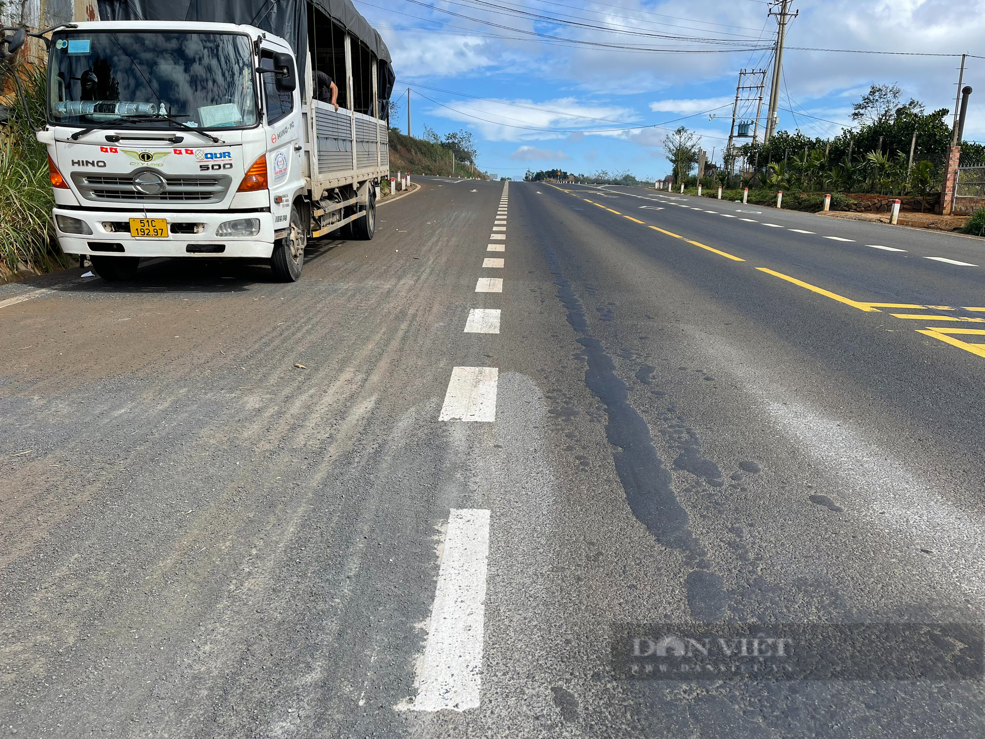 Vụ Tuyến đường 575 tỷ đồng vừa bàn giao đã phải vá nham nhở: Thiết kế một đằng, bảo hành một nẻo - Ảnh 6.