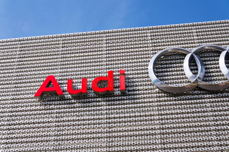 Audi cảnh báo: &quot;Chiến sự Nga- Ukraine sẽ là &quot;sự can thiệp to lớn&quot; đối với chuỗi cung ứng toàn cầu. Ảnh: @AFP.