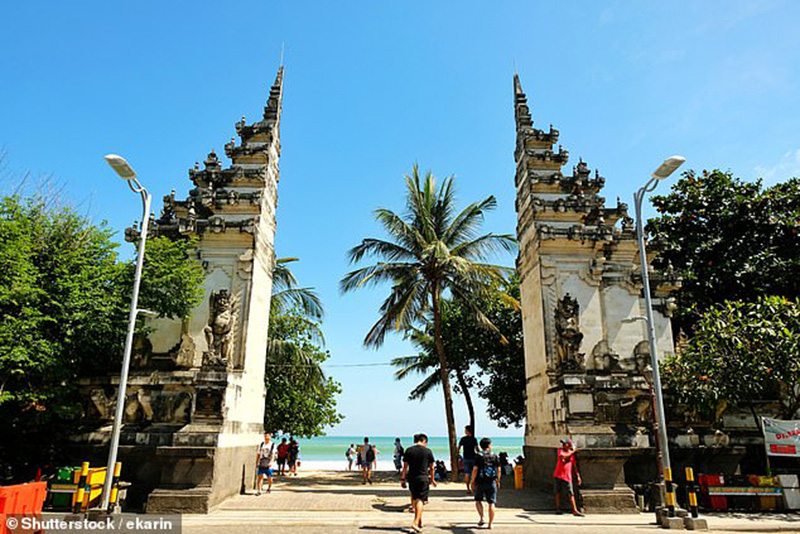 Indonesia: Đảo Thiên đường Bali sôi động với hàng nghìn khách du lịch Australia trở lại - Ảnh 6.