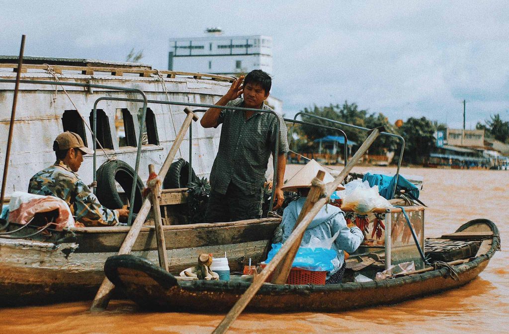 Lênh đênh chợ nổi Cái Bè - Ảnh 6.