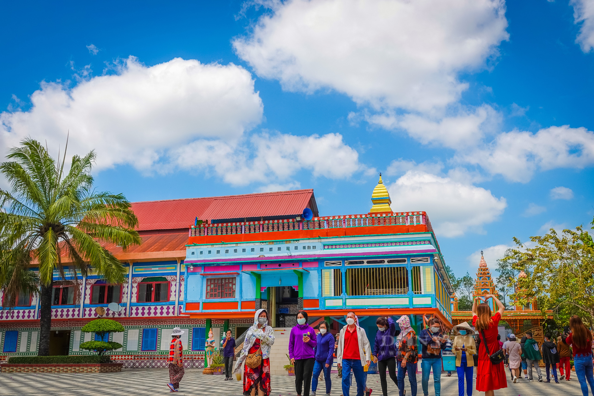 Những ngôi chùa khmer đẹp lộng lẫy ở Sóc Trăng - Ảnh 3.