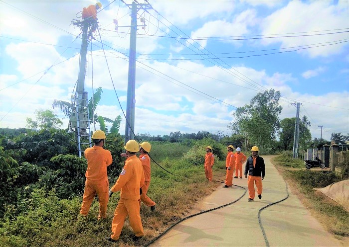 Công ty Điện lực Đắk Nông: Đảm bảo cung ứng điện phục vụ phát triển kinh tế địa phương - Ảnh 1.