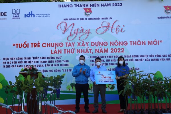 PC Đắk Lắk: Tham gia ngày hội “Tuổi trẻ chung tay xây dựng nông thôn mới” lần thứ nhất, năm 2022 - Ảnh 1.