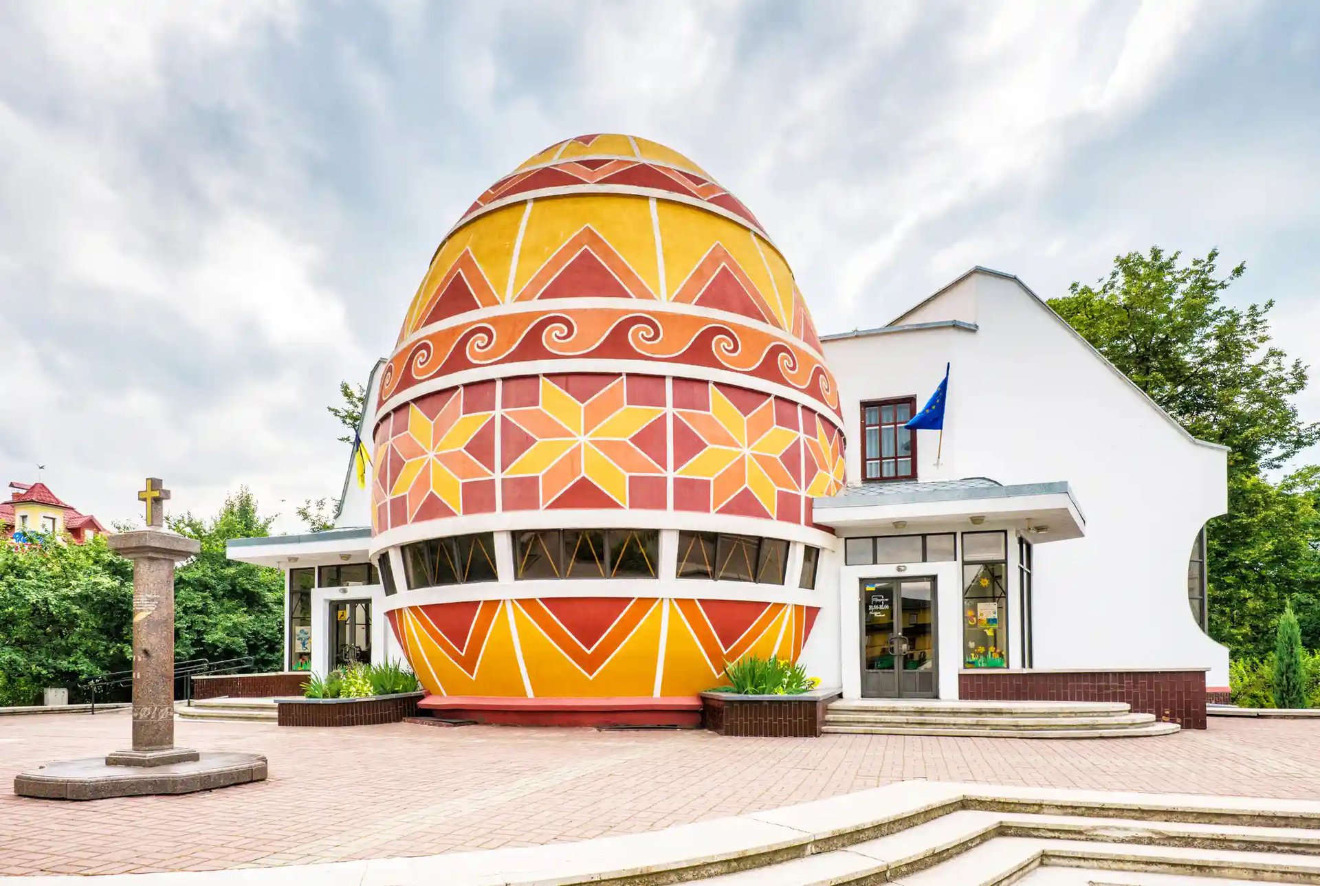 Những tuyệt tác kiến trúc vô giá ở Ukraine - Ảnh 4.