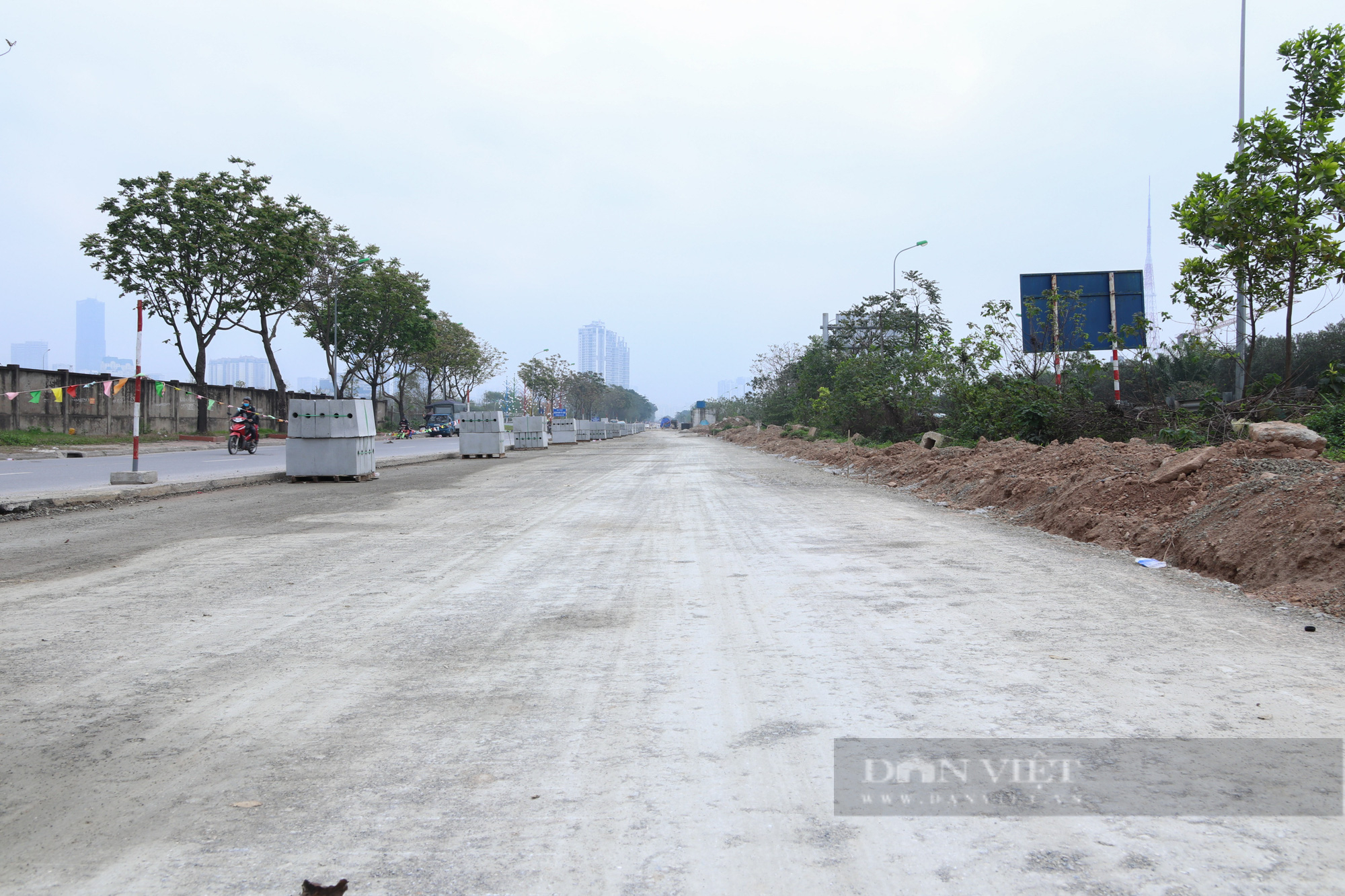 Hà Nội: Cảnh tấp nập trên công trường mở rộng, chống ngập lụt tại Đại lộ Thăng Long    - Ảnh 7.
