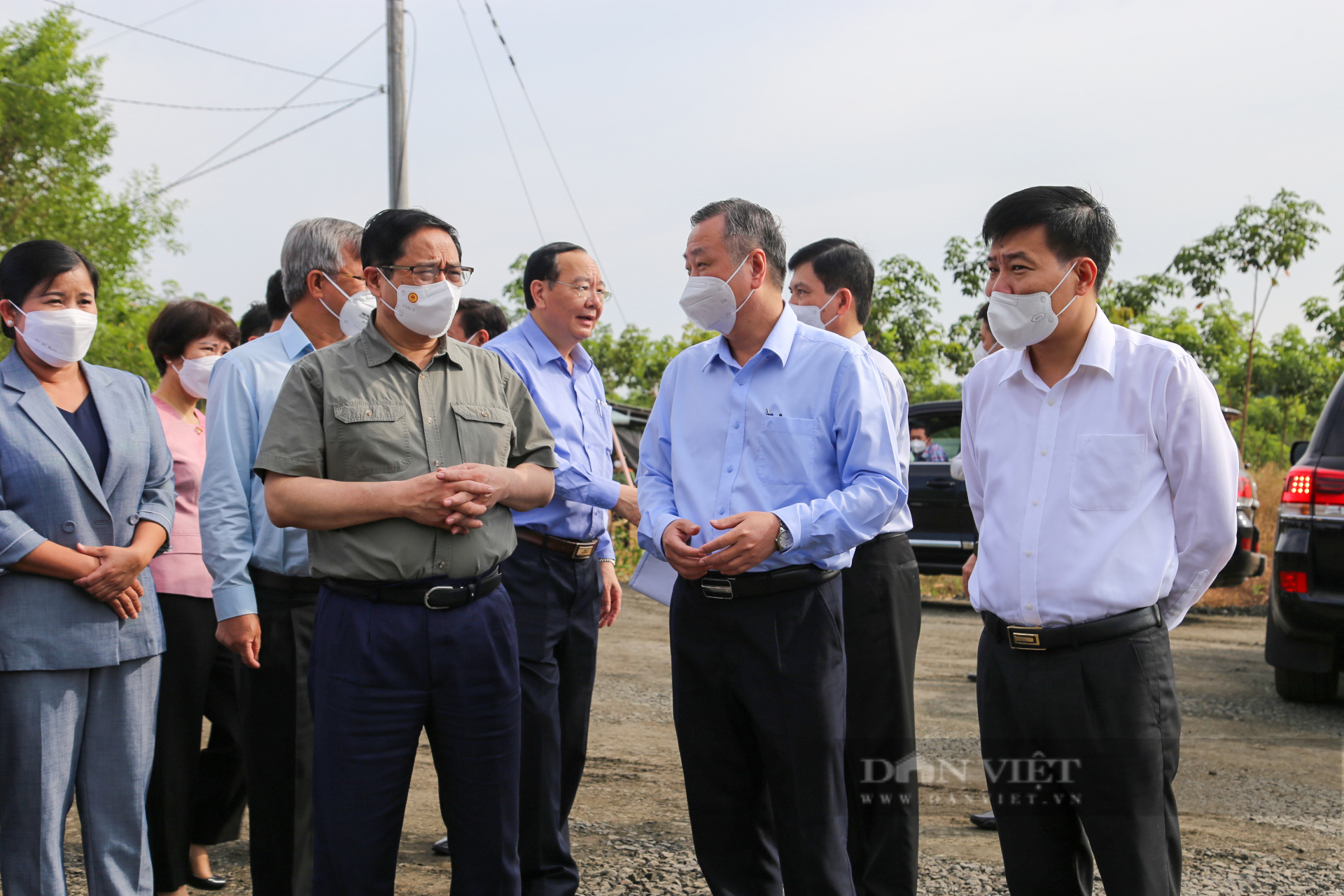 Thủ tướng đi khảo sát thực tế tại Bình Phước, dự lễ khánh thành nhà máy tã trẻ em lớn thứ 5 thế giới  - Ảnh 1.