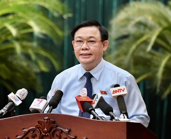 Chủ tịch Quốc hội Vương Đình Huệ: Đẩy mạnh hoạt động giám sát, chất vấn HĐND - Ảnh 3.