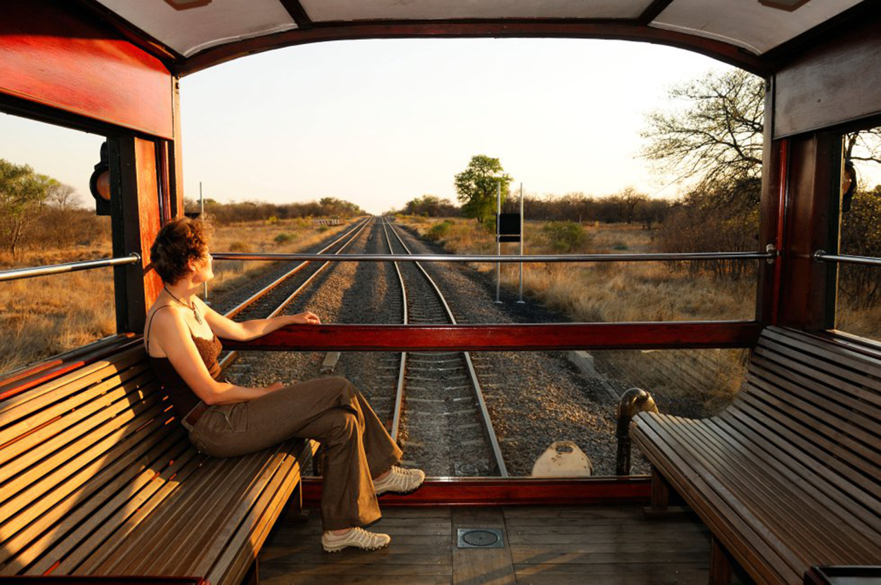 Ngắm cảnh sắc ấn tượng trên những chuyến tàu hỏa nổi tiếng thế giới - Ảnh 10.