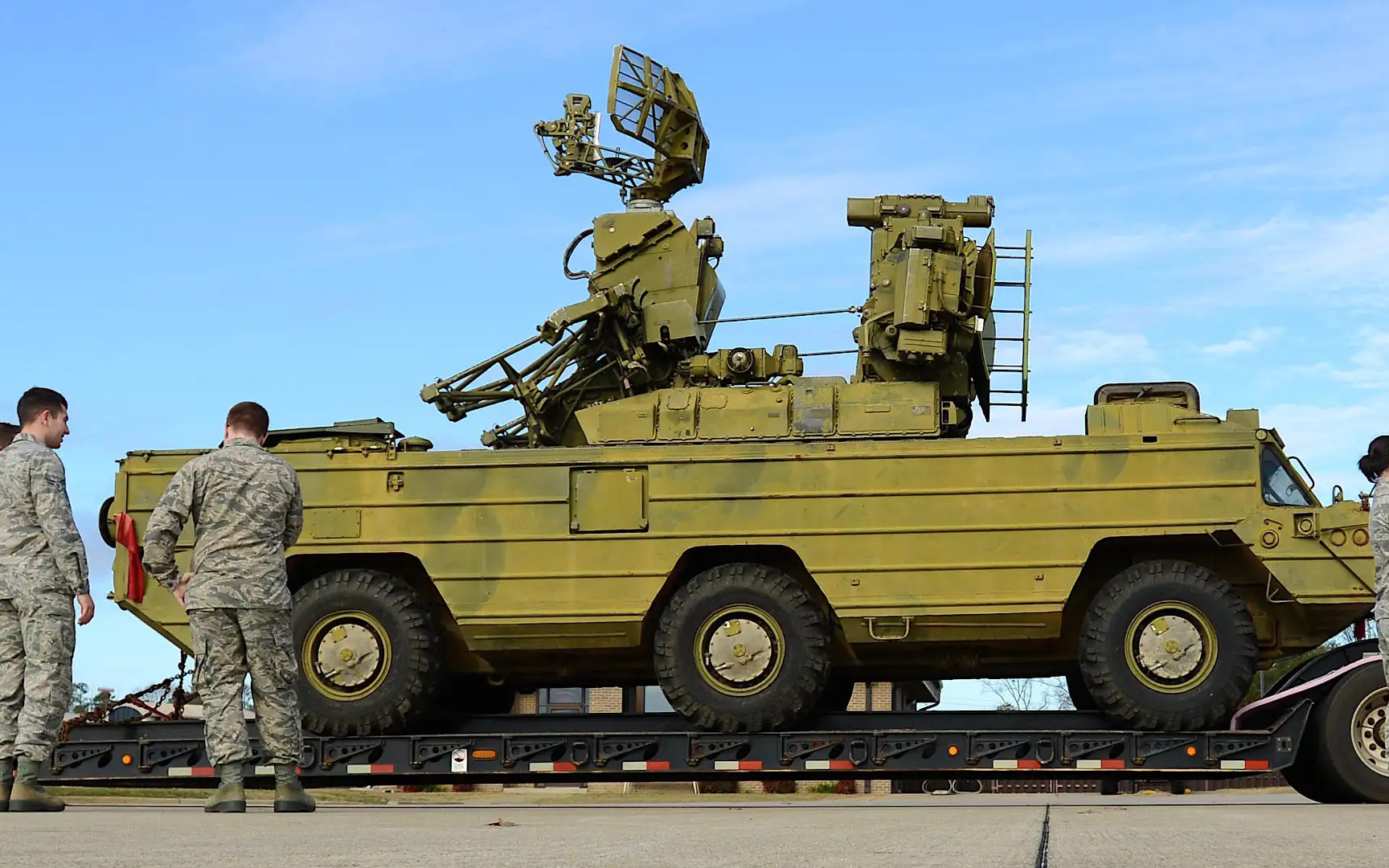 NÓNG: Mỹ đang bí mật tung kho vũ khí do Nga sản xuất tới Ukraine chiến đấu