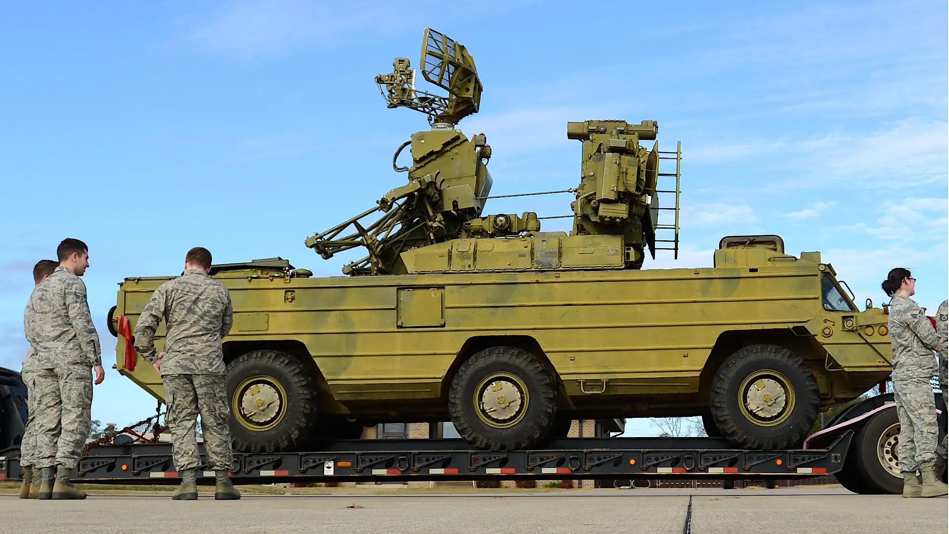 NÓNG: Mỹ đang bí mật tung kho vũ khí do Nga sản xuất tới Ukraine chiến đấu - Ảnh 1.