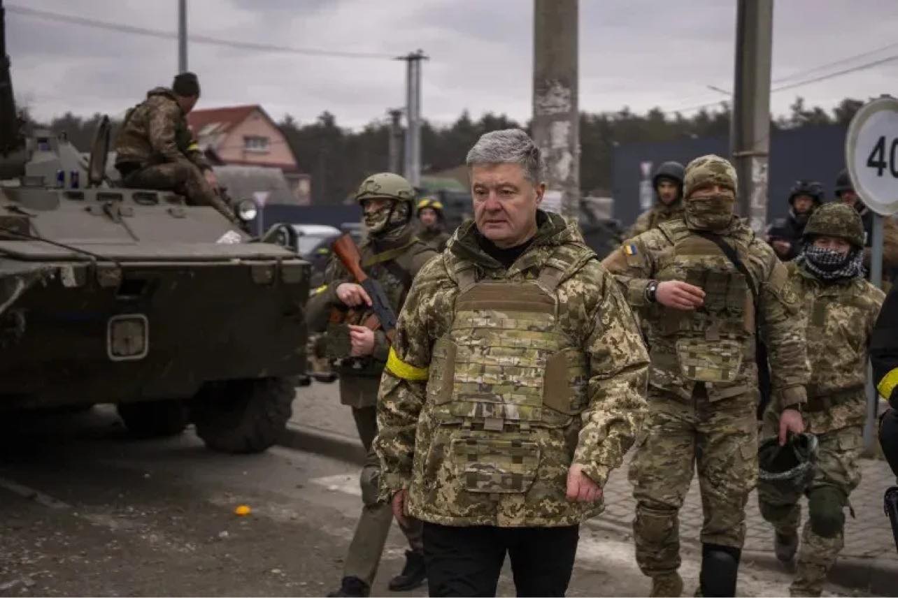 Cựu Tổng thống Ukraine khẩn cầu các nước vùng Vịnh cứu Ukraine bằng cách này - Ảnh 1.