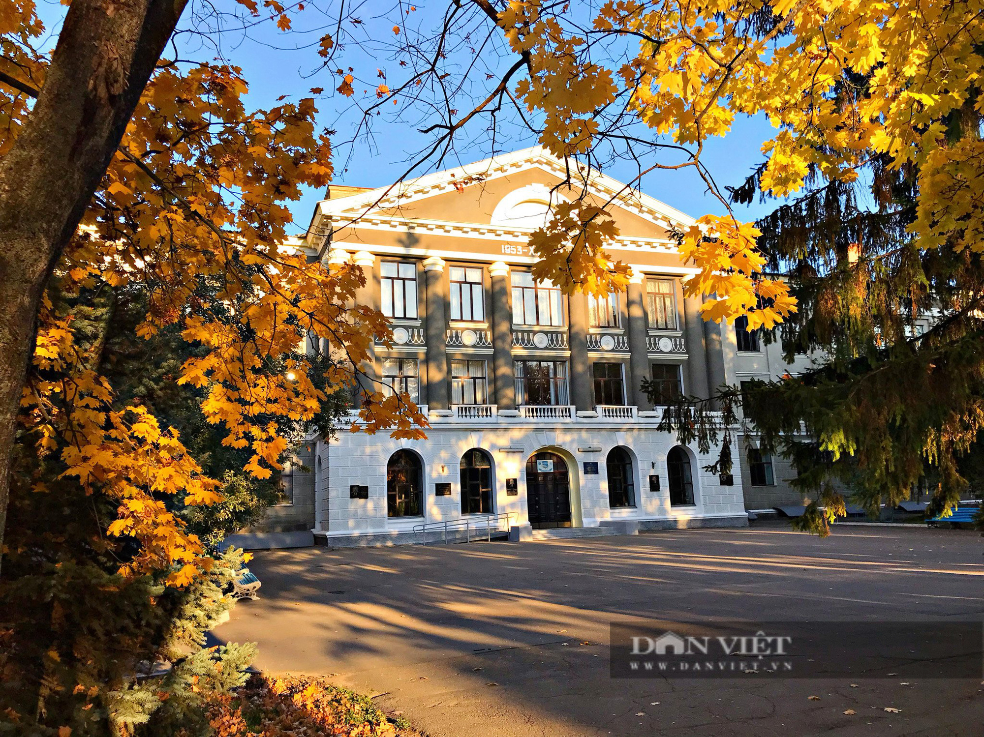 Chiến sự Nga-Ukraine: 11 ngày đêm sống trong bóng tối và bom nổ cận kề của một du học sinh Việt - Ảnh 2.