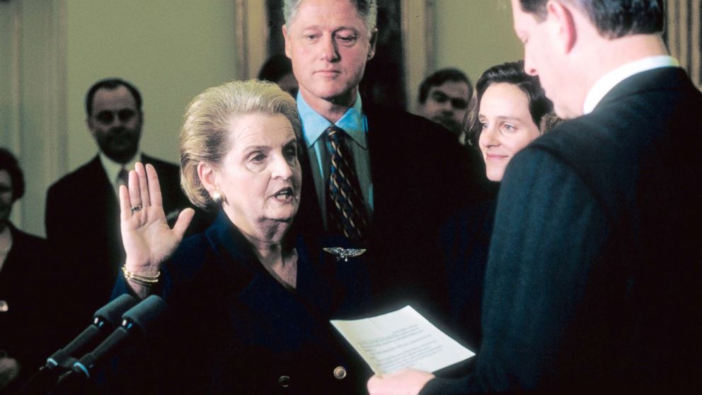 Madeleine Albright - nữ ngoại trưởng đầu tiên của Mỹ qua đời - Ảnh 2.