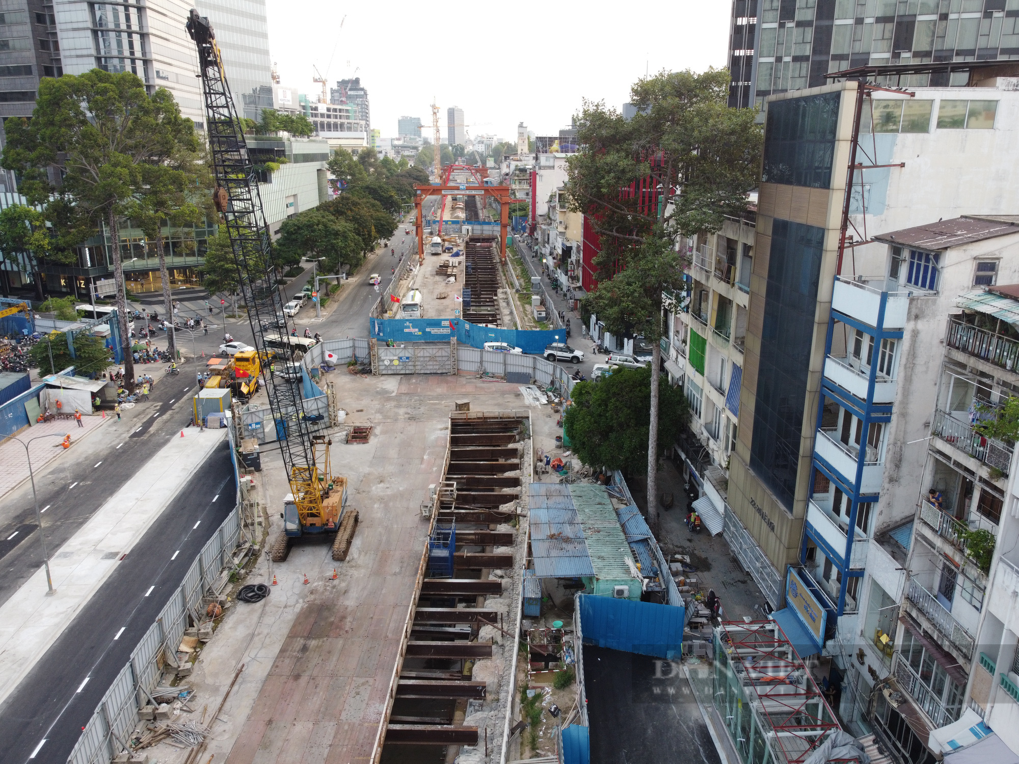 TP.HCM: Tuyến Metro số 1 trả mặt bằng đường Lê Lợi trước 30/4 - Ảnh 1.