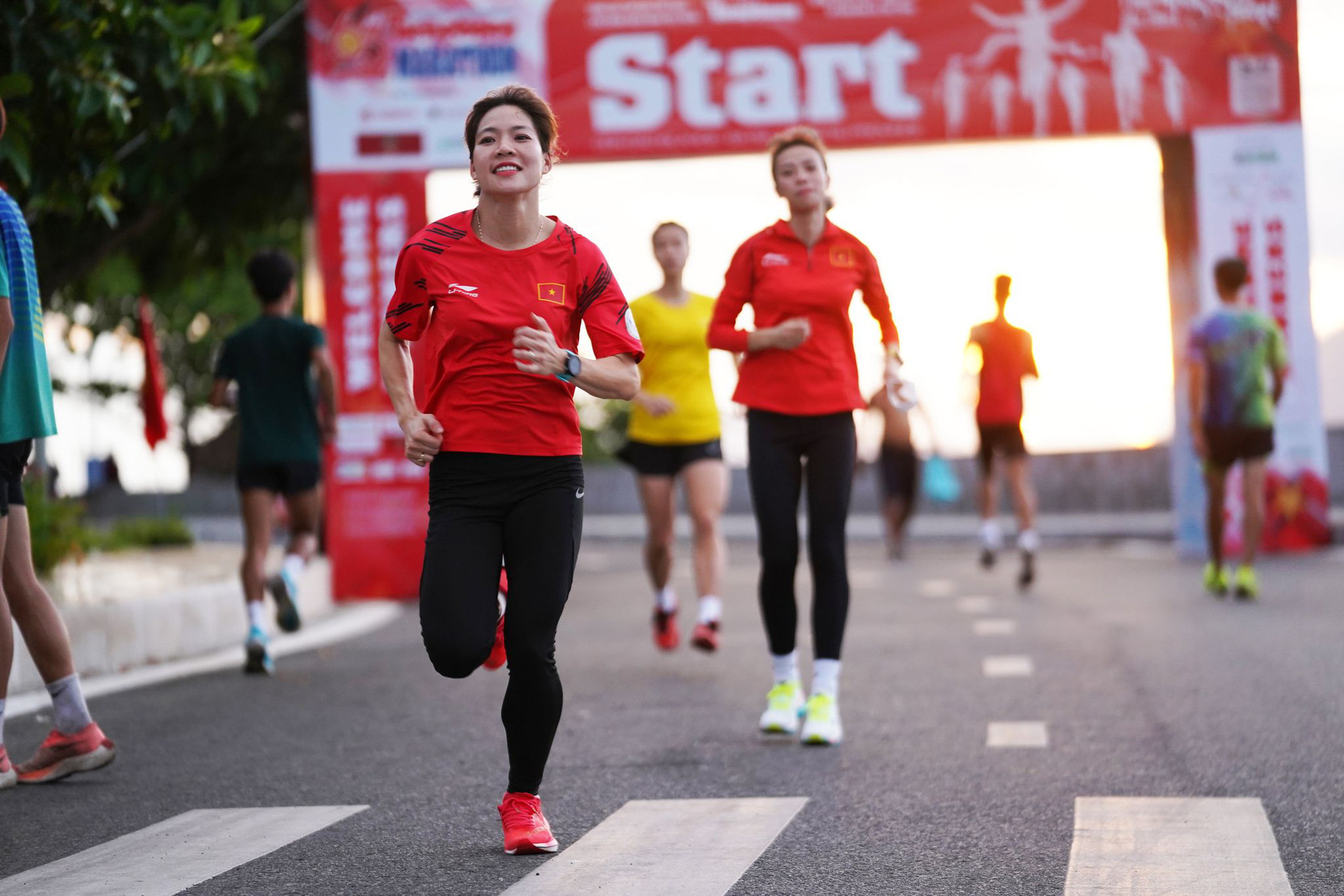 Cạnh tranh cực &quot;gắt&quot; trên đường đua 5km nữ tuyểnTiền Phong Marathon Côn Đảo 2022 - Ảnh 3.
