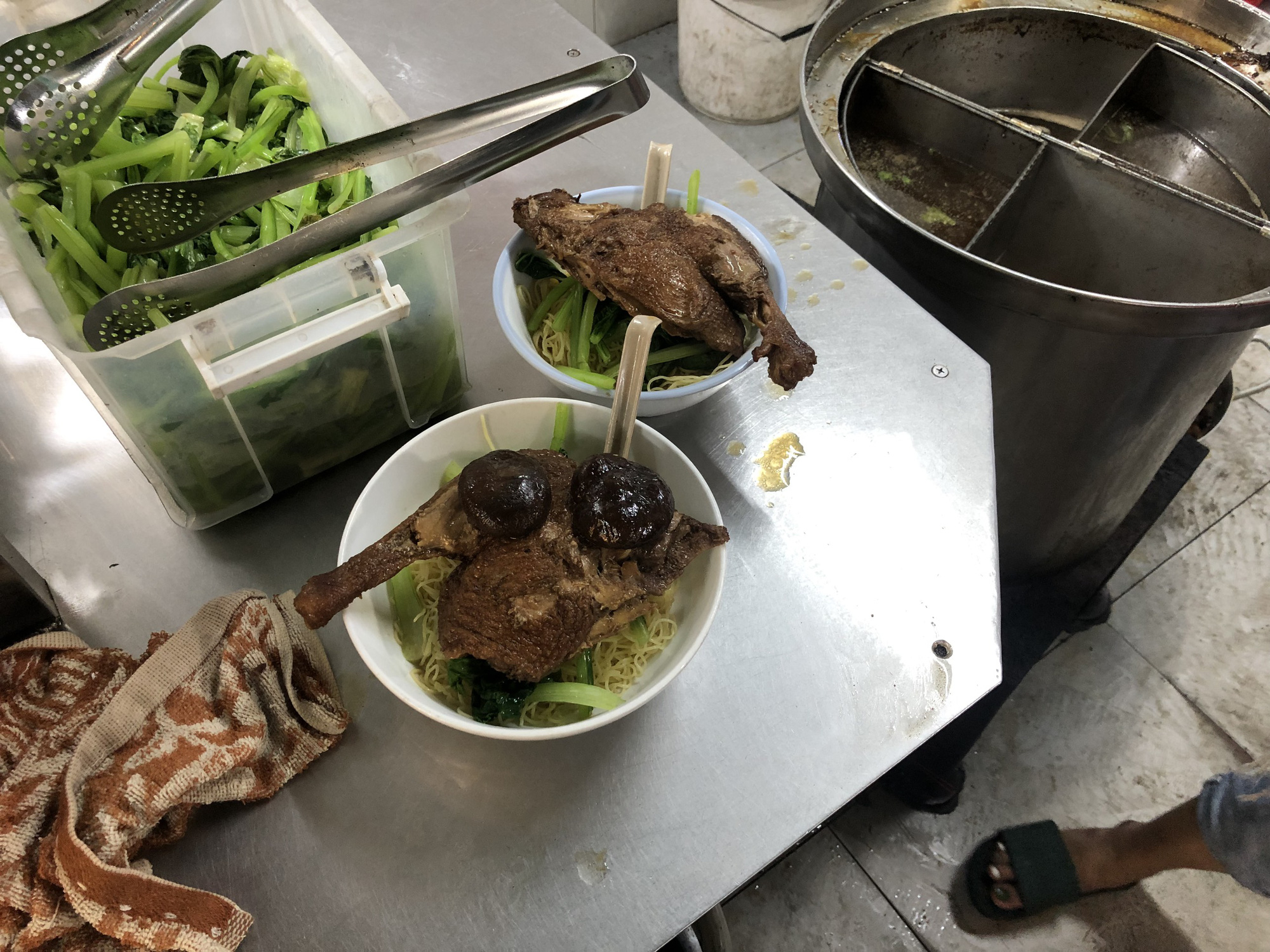 Tìm về món mì trứ danh đất Sài Gòn – Chợ Lớn - Ảnh 1.