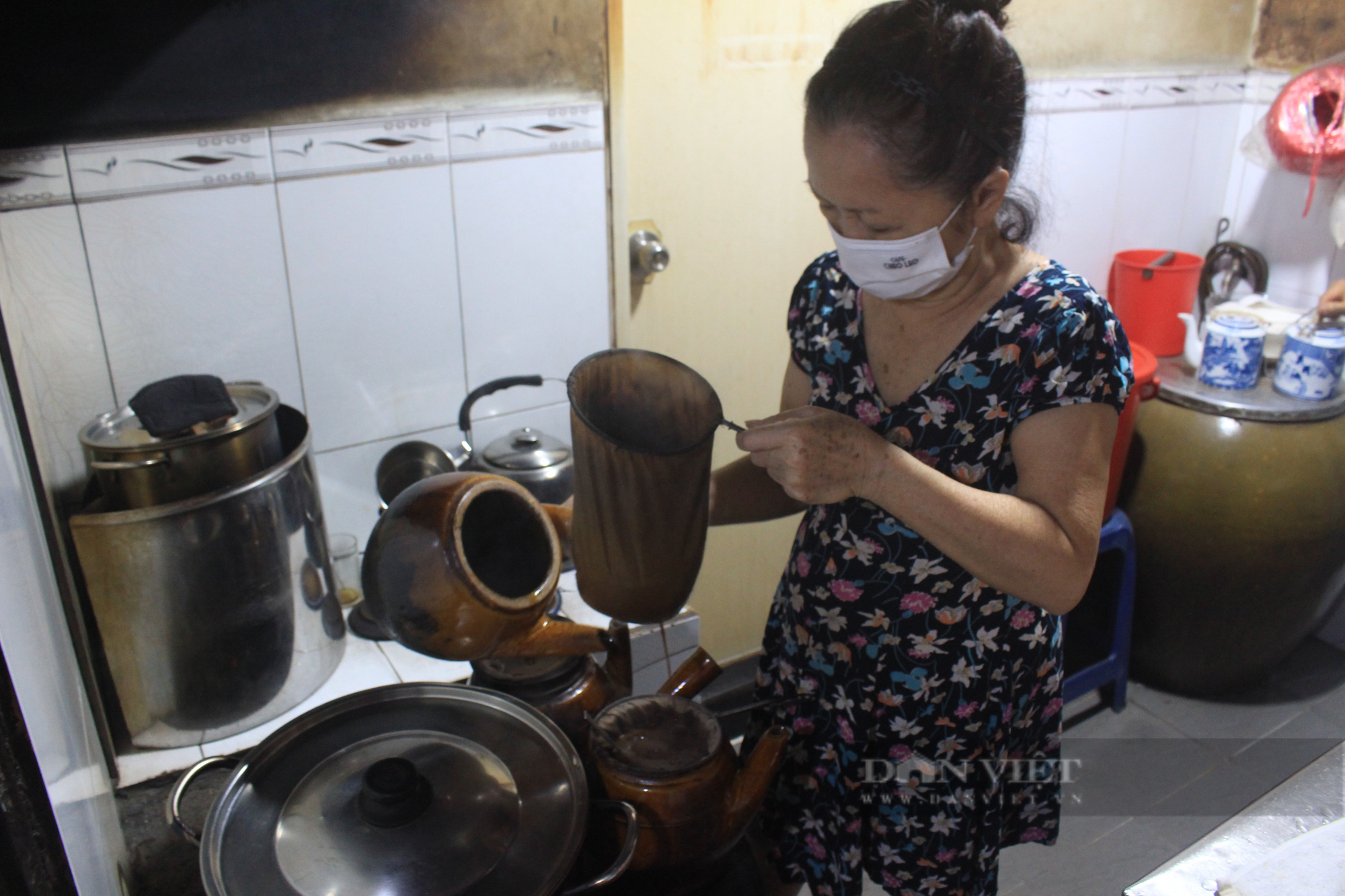 Đến Cheo Leo, tìm hương vị cà phê vợt hơn 80 năm giữa lòng Sài Gòn - Ảnh 3.