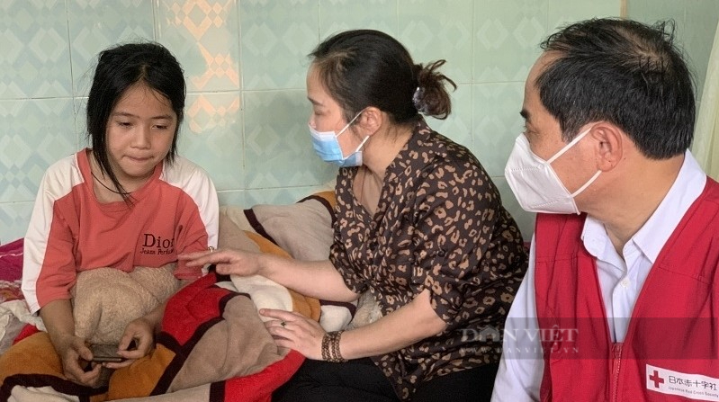 Thanh Hoá: Thăm hỏi và động viên gia đình 4 học sinh bị tai nạn - Ảnh 4.