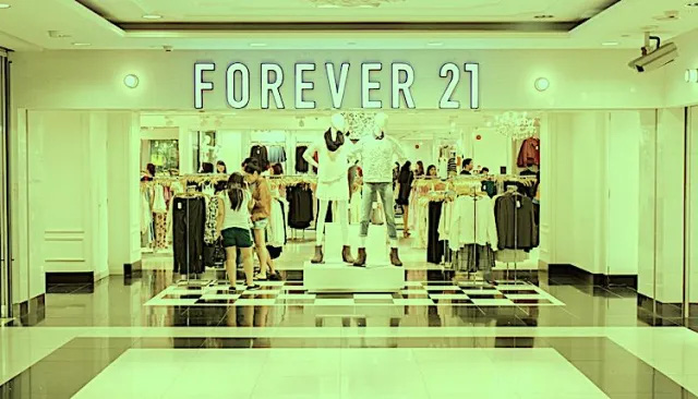 Các thương hiệu bao gồm Forever 21, DKNY và Estée Lauder đang sử dụng sự kiện kỹ thuật số để nghiên cứu cách người tiêu dùng sẽ mua sắm trong thế giới ảo. Ảnh: @AFP.