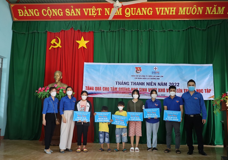 Đoàn cơ sở PC Đắk Lắk: Tổ chức nhiều hoạt động chào mừng ngày thành lập Đoàn - Ảnh 1.
