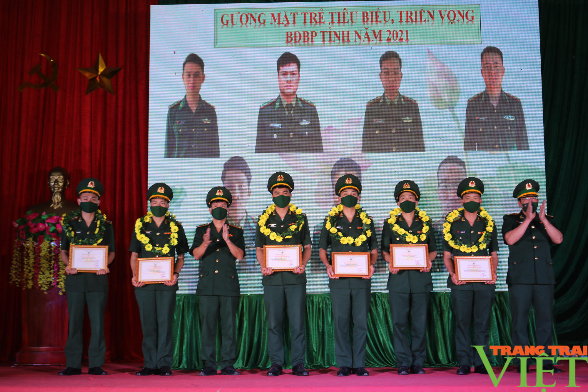 Bộ Chỉ huy BĐBP tỉnh Sơn La: Tuyên dương chiến sỹ quân hàm xanh trên tuyến đầu biên giới - Ảnh 11.