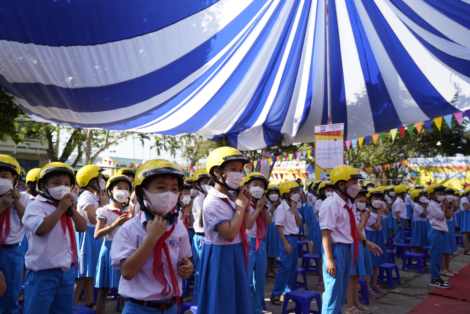 Prudential tổ chức &quot;Ngày hội  An toàn Giao thông” tại tỉnh Quảng Ngãi - Ảnh 2.