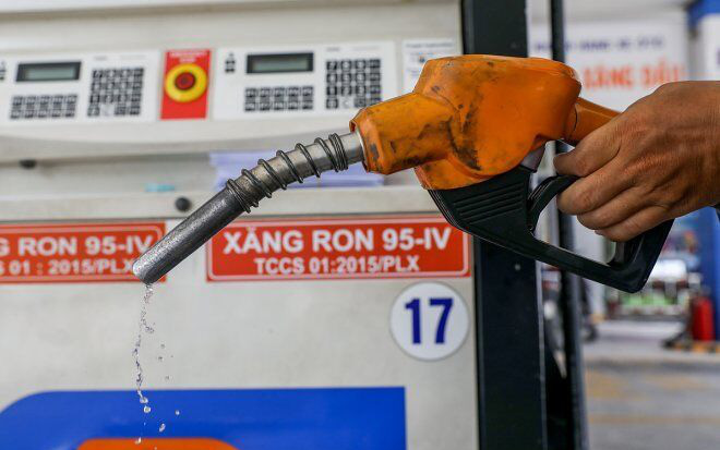 Giá xăng dầu hôm nay 27/3: Dầu tăng vọt, Việt Nam phải chi số tiền &quot;khủng&quot; để nhập xăng dầu