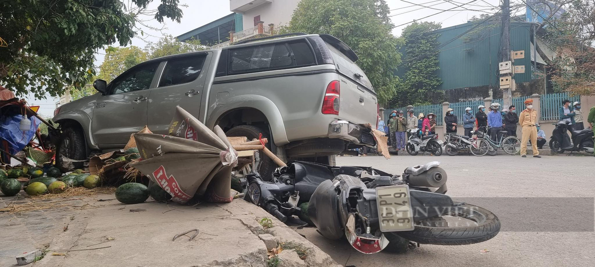 Thanh Hoá: Xe biển xanh gây tai nạn làm 2 người tử vong - Ảnh 3.