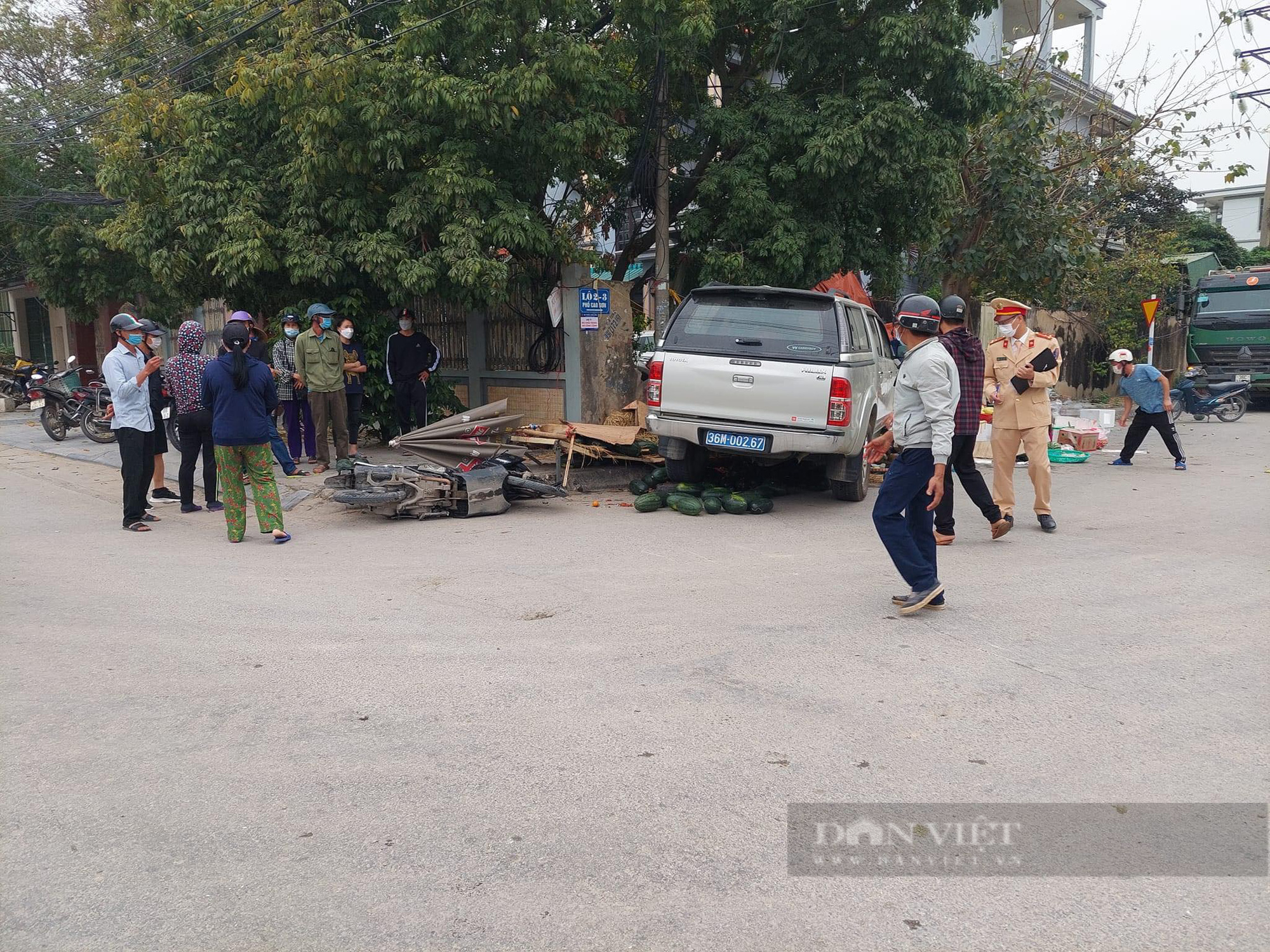 Thanh Hoá: Xe biển xanh gây tai nạn làm 2 người tử vong - Ảnh 2.