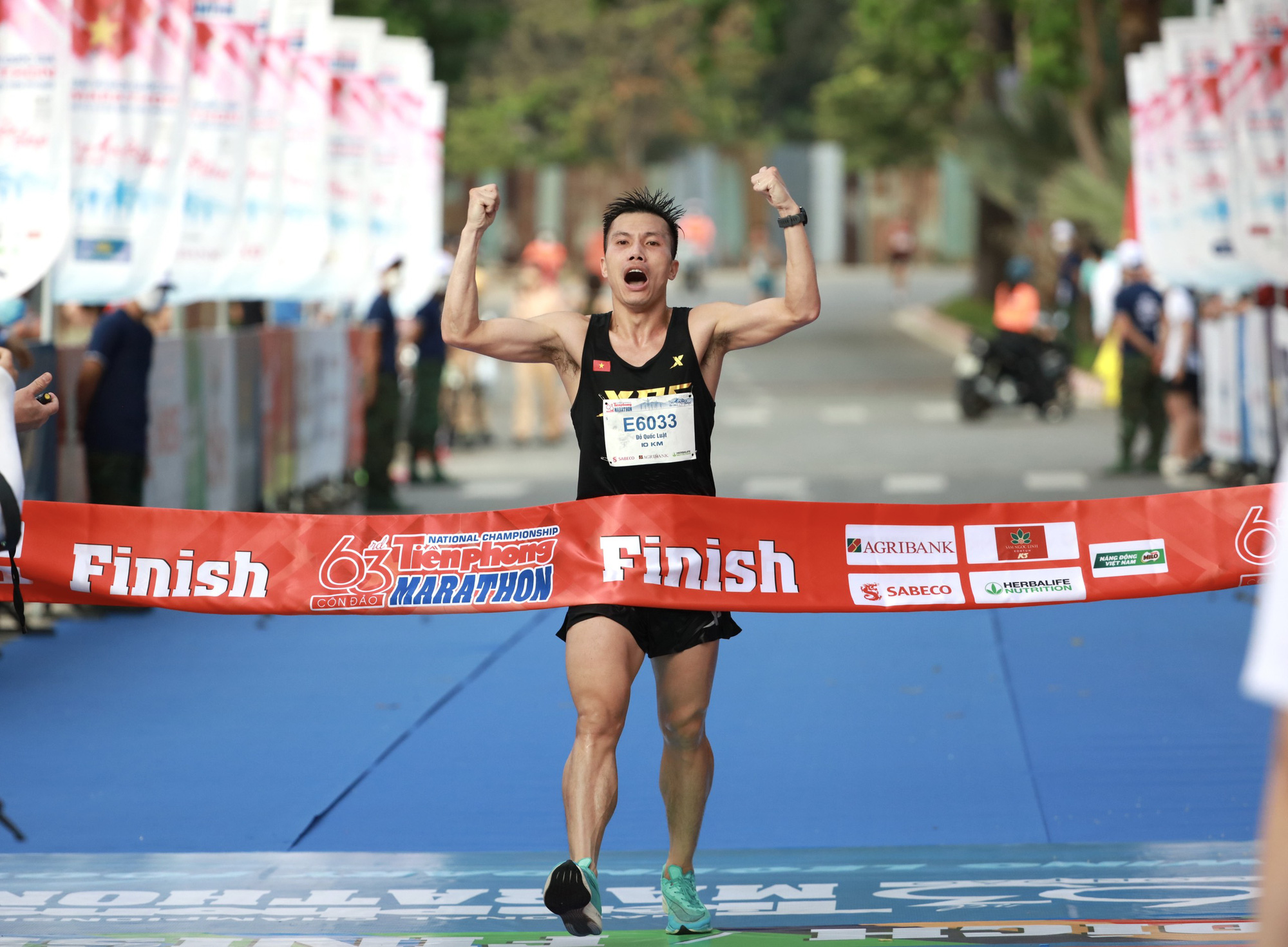 Tiền Phong Marathon 2022: Hoàng Nguyên Thanh, Hoàng Thị Ngọc Hoa giành HCV - Ảnh 4.