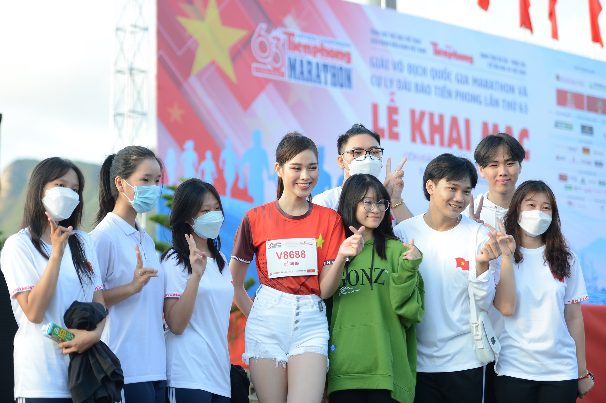 Ảnh: Hoa hậu Đỗ Thị Hà khoe sắc cùng dàn người đẹp Tiền Phong Marathon 2022 - Ảnh 6.