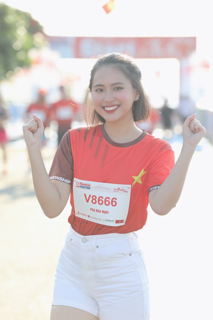 Ảnh: Hoa hậu Đỗ Thị Hà khoe sắc cùng dàn người đẹp Tiền Phong Marathon 2022 - Ảnh 4.