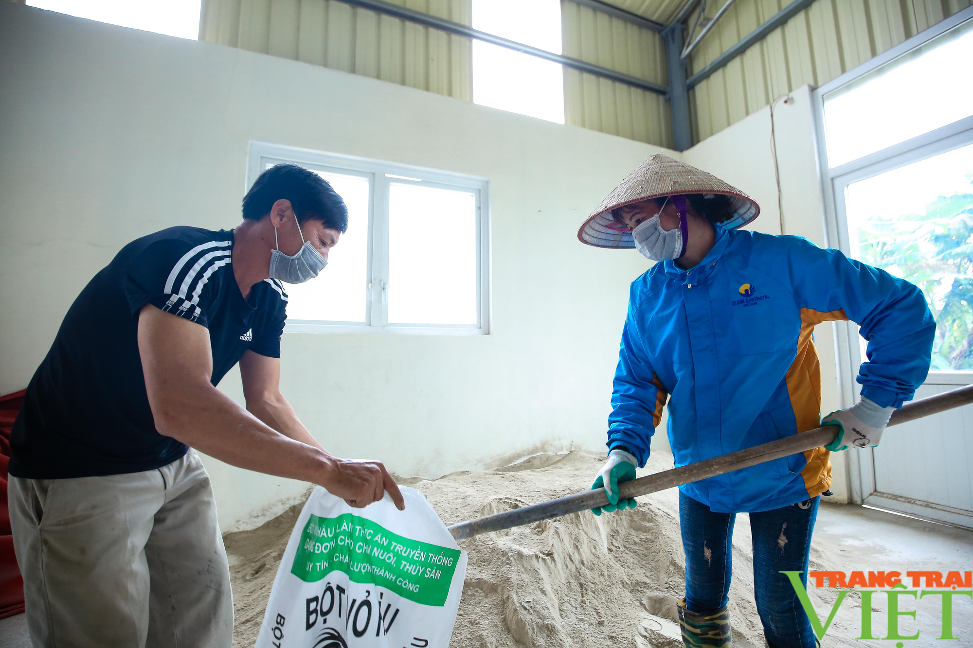 Cận cảnh quy trình chế biến vỏ hàu thành thức ăn chăn nuôi của nông dân Quảng Ninh - Ảnh 7.