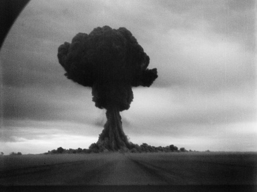 Để củng cổ vị trí siêu cường, Liên Xô thực hiện hơn 700 vụ thử hạt nhân - Ảnh 1.