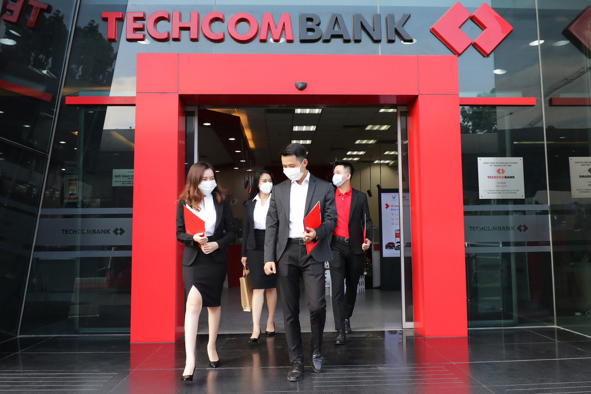 Techcombank được The Asian Banker vinh danh hai giải thưởng lớn - Ảnh 2.